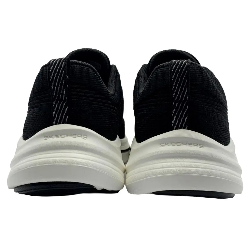Tênis de corrida feminino preto Skechers Go Walk 8 Britt detalhes superiores